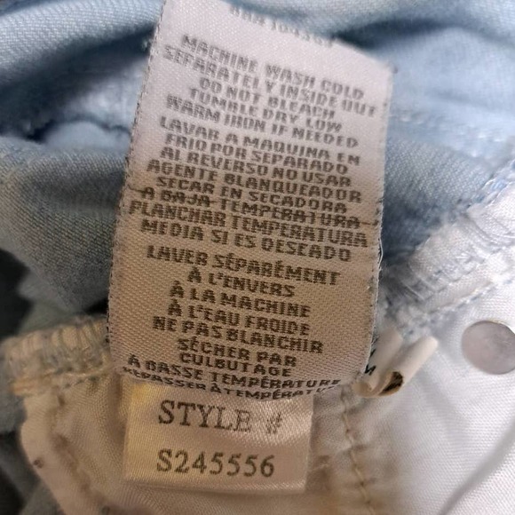 High Rise YMI faded distressed cuffed button front 5 pockets shorts 15/32 - Picture 7 of 7